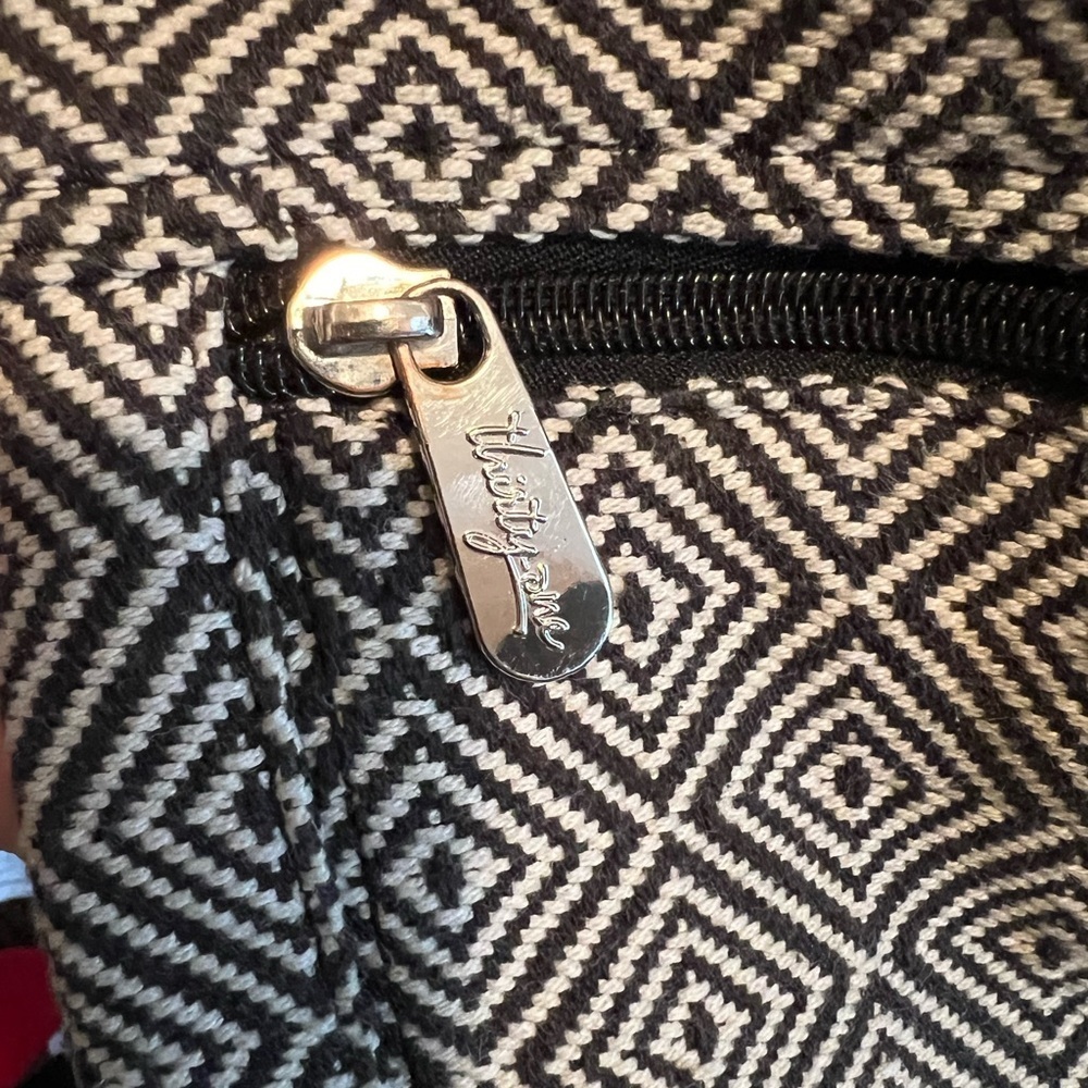 Thirty-One Hipster Black and White diamond purse. Adjustable strap. Pockets+ - Picture 5 of 7